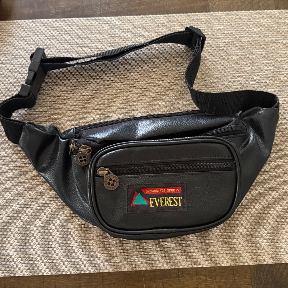 Vintage Everest Fanny Pack!